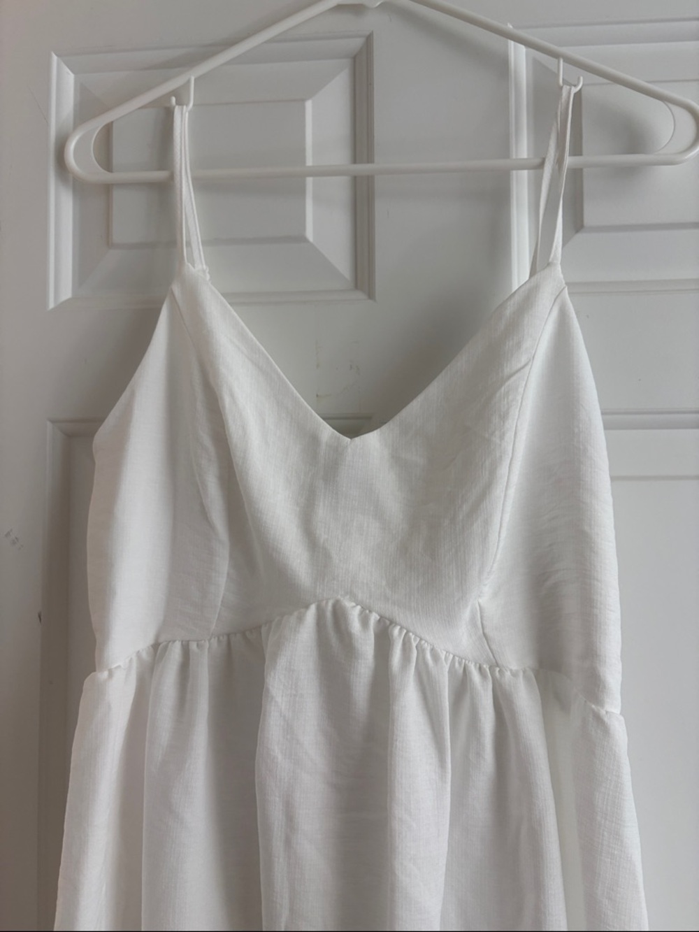 Women’s White Lace-Hem Maxi Dress - Elegant Summer Slip Style - Picture 2 of 6